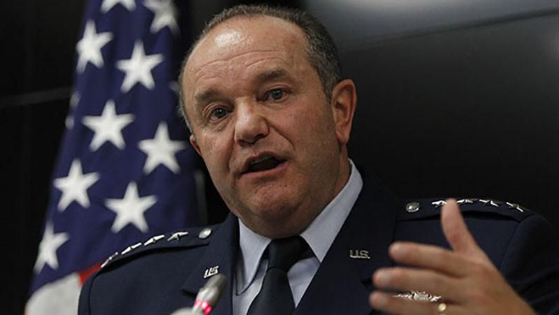 Порошенко наградил Бридлава орденом Порошенко наградил Бридлава орденом