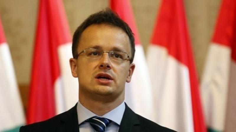 Венгрия призывает немедленно предоставить Украине безвизовый режим