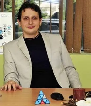 Дмитро Овчаренко Дмитро Овчаренко