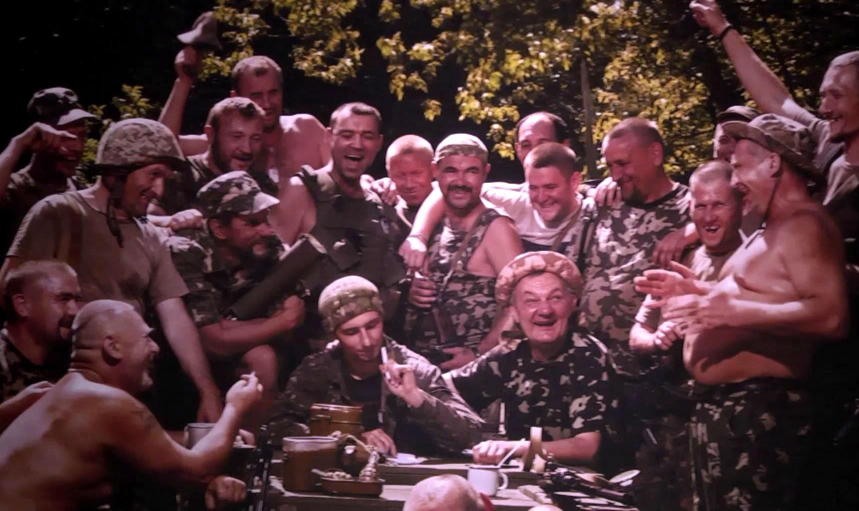 Французский фотохудожник превратил воинов АТО в героев культовых картин Французский фотохудожник превратил воинов АТО в героев культовых картин