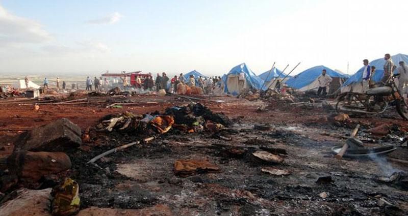 Самолеты разбомбили лагерь для беженцев в Сирии: много жертв