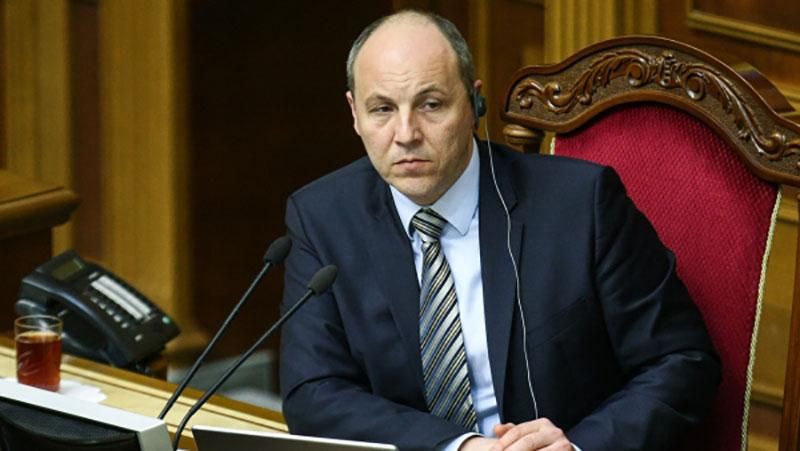 Стало відомо, коли з депутатів почнуть знімати штрафи за прогули Стало відомо, коли з депутатів почнуть знімати штрафи за прогули