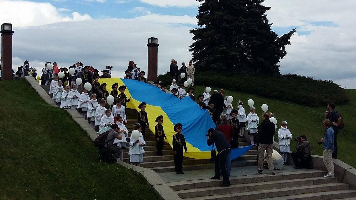 Кадети парадом вшанували подвиг українців у Другій світовій війні
