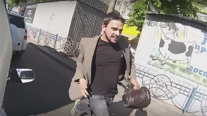 Байкер вразив мережу героїчним вчинком: з'явилося відео Байкер вразив мережу героїчним вчинком: з'явилося відео