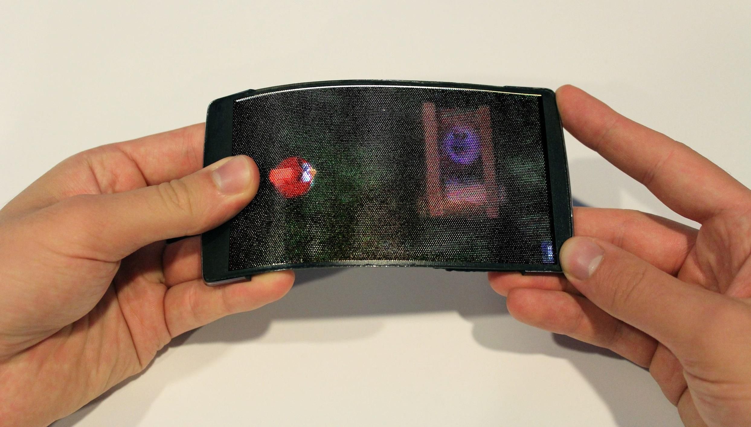 Гибкий смартфон оборудовали голографическим экраном Гибкий смартфон оборудовали голографическим экраном