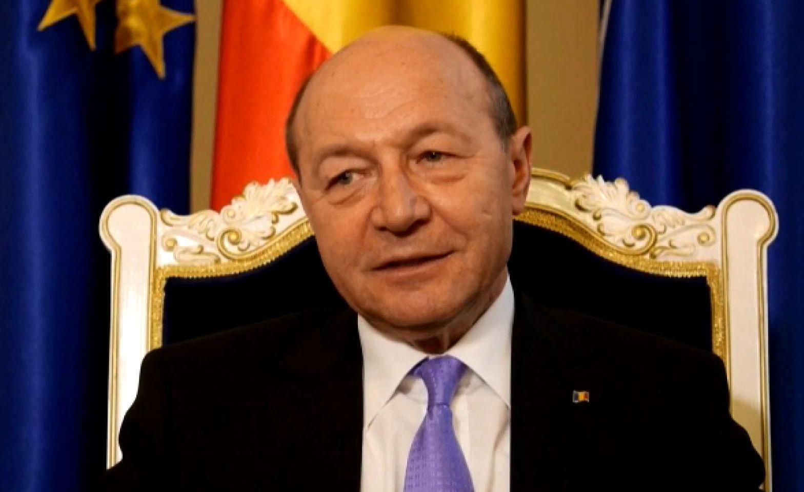 Колишнього президента Румунії хочуть посадити за ґрати