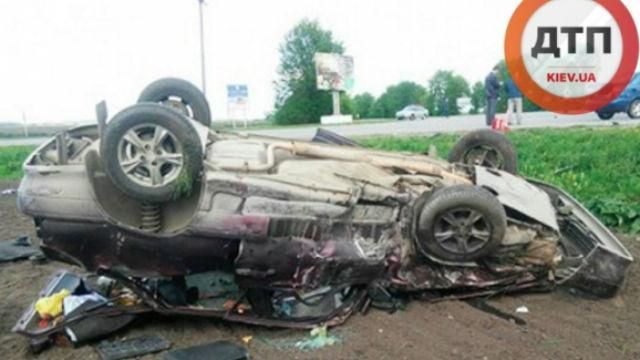 От мощного удара машина перевернулась и сплющилась — водитель не выжил