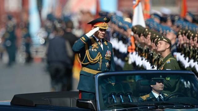 Військову техніку звезли у центр Москви Військову техніку звезли у центр Москви