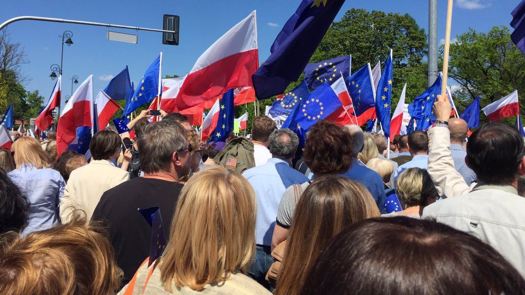 У Варшаві відбулися масові мітинги опозиції