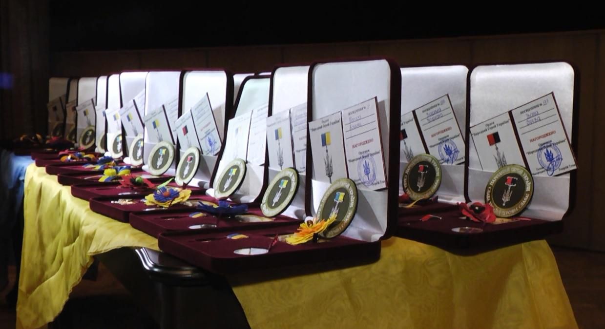 Визнані не державою, а народом: у Києві вручили орден 23 героям Визнані не державою, а народом: у Києві вручили орден 23 героям