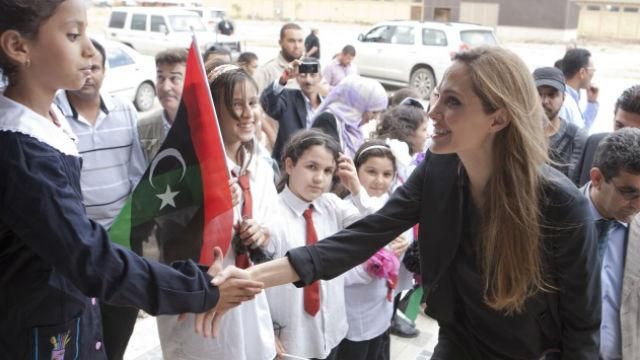 Анджелина Джоли бросает кино и идет в политику