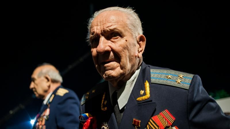 День пам’яті та примирення закінчився "Першою хвилиною миру" День пам’яті та примирення закінчився "Першою хвилиною миру"