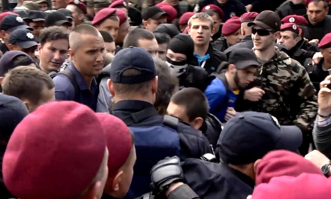 Бойовий День перемоги: хто і як у Києві провокував сутички Бойовий День перемоги: хто і як у Києві провокував сутички