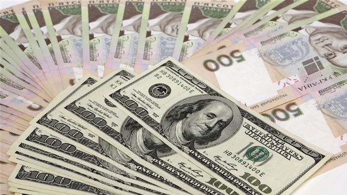 Долар після вихідних знову подорожчав Долар після вихідних знову подорожчав