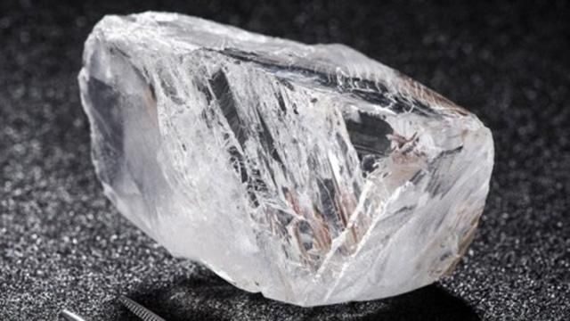 Самый дорогой в мире бриллиант продали в Канаде