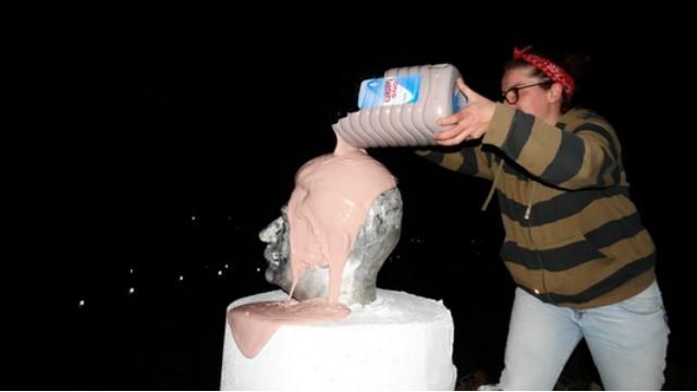 Пам'ятник Сталіну простояв у Грузії лише день Пам'ятник Сталіну простояв у Грузії лише день