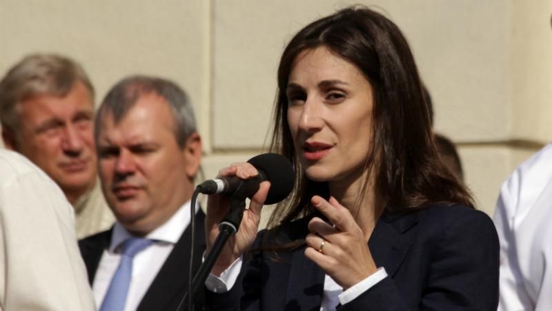 Кабмин уволил Згуладзе, но она продолжит работу в МВД Кабмин уволил Згуладзе, но она продолжит работу в МВД