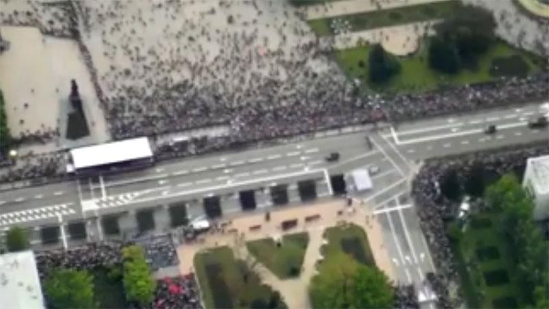 Українські безпілотники облетіли весь Донецьк і скинули патріотичні листівки Українські безпілотники облетіли весь Донецьк і скинули патріотичні листівки