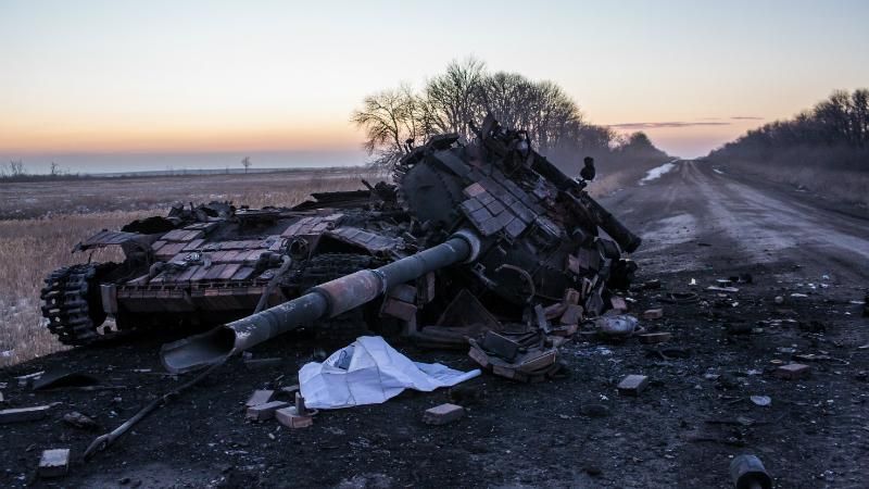 Танки з трупами доставляють з Донбасу прямо на авторемонтні заводи Росії