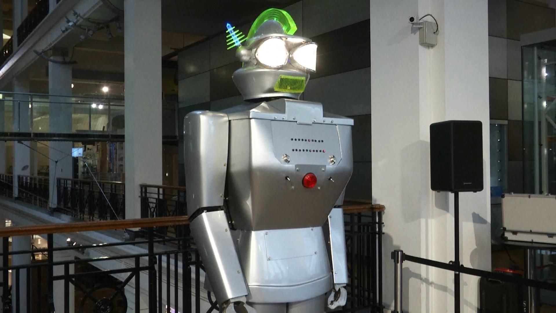 Как выглядели роботы полтысячи лет назад: уникальные и жуткие кадры Как выглядели роботы полтысячи лет назад: уникальные и жуткие кадры