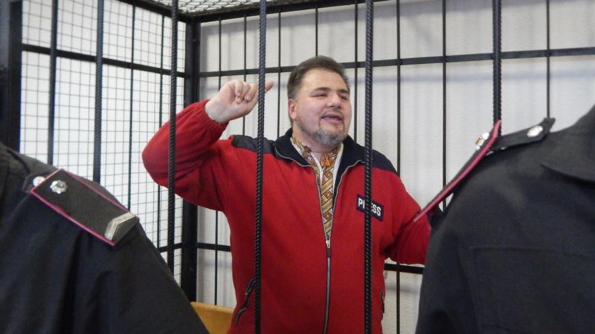 Журналіста позбавили волі на 3,5 роки за заклик проти мобілізації Журналіста позбавили волі на 3,5 роки за заклик проти мобілізації