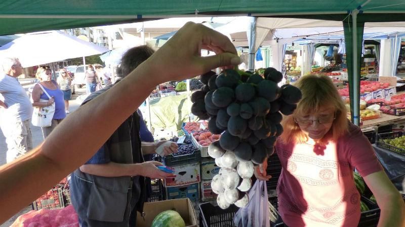 Через російське ембарго турецькі фрукти подешевшають в Україні Через російське ембарго турецькі фрукти подешевшають в Україні