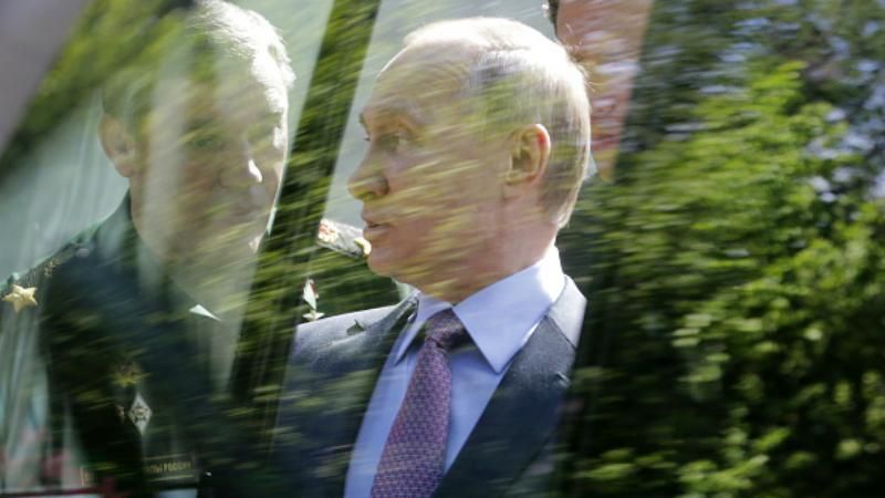 Российский генерал так угождал Путину, что даже отломил ручку в двери джипа
