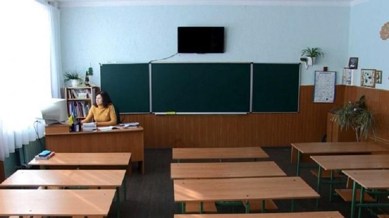 Строгое воспитание: в России разгорелся скандал из-за грубой учительницы