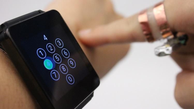 Людська шкіра стане екраном для розумних годинників Людська шкіра стане екраном для розумних годинників