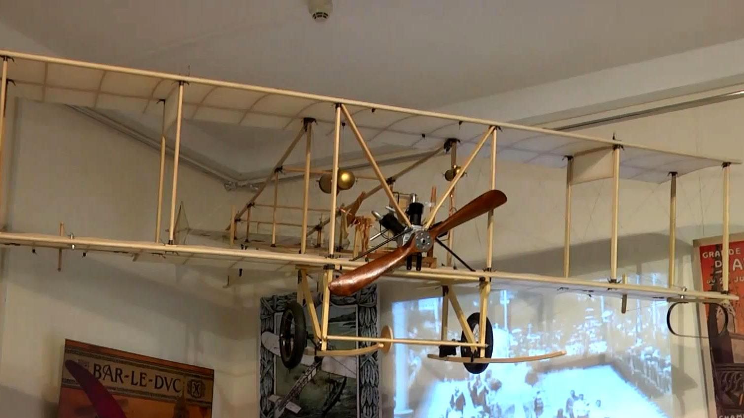 Музейники зібрали унікальні моделі перших гелікоптерів Сікорського
