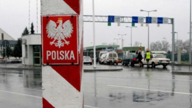 Украинец едва не зарезал польского пограничника