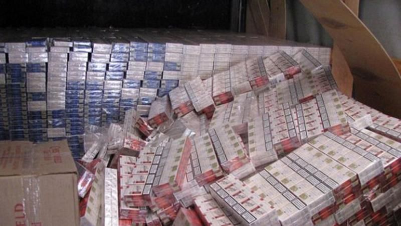 До контрабанди партії цигарок можуть бути причетними митники Закарпаття До контрабанди партії цигарок можуть бути причетними митники Закарпаття