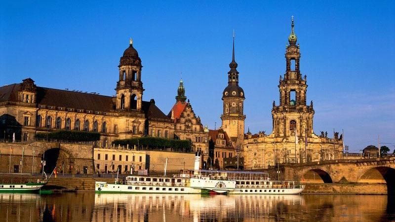 Чехія влаштує на роботу тисячі українців Чехія влаштує на роботу тисячі українців