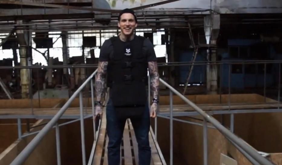 Украинцы в Киеве делают современную украинскую броню Украинцы в Киеве делают современную украинскую броню