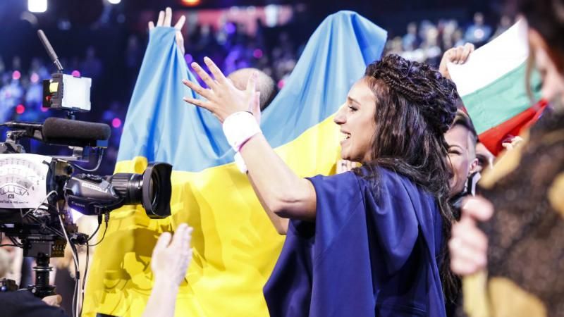 Відома британська письменниця зраділа перемозі Джамали на Євробаченні Відома британська письменниця зраділа перемозі Джамали на Євробаченні