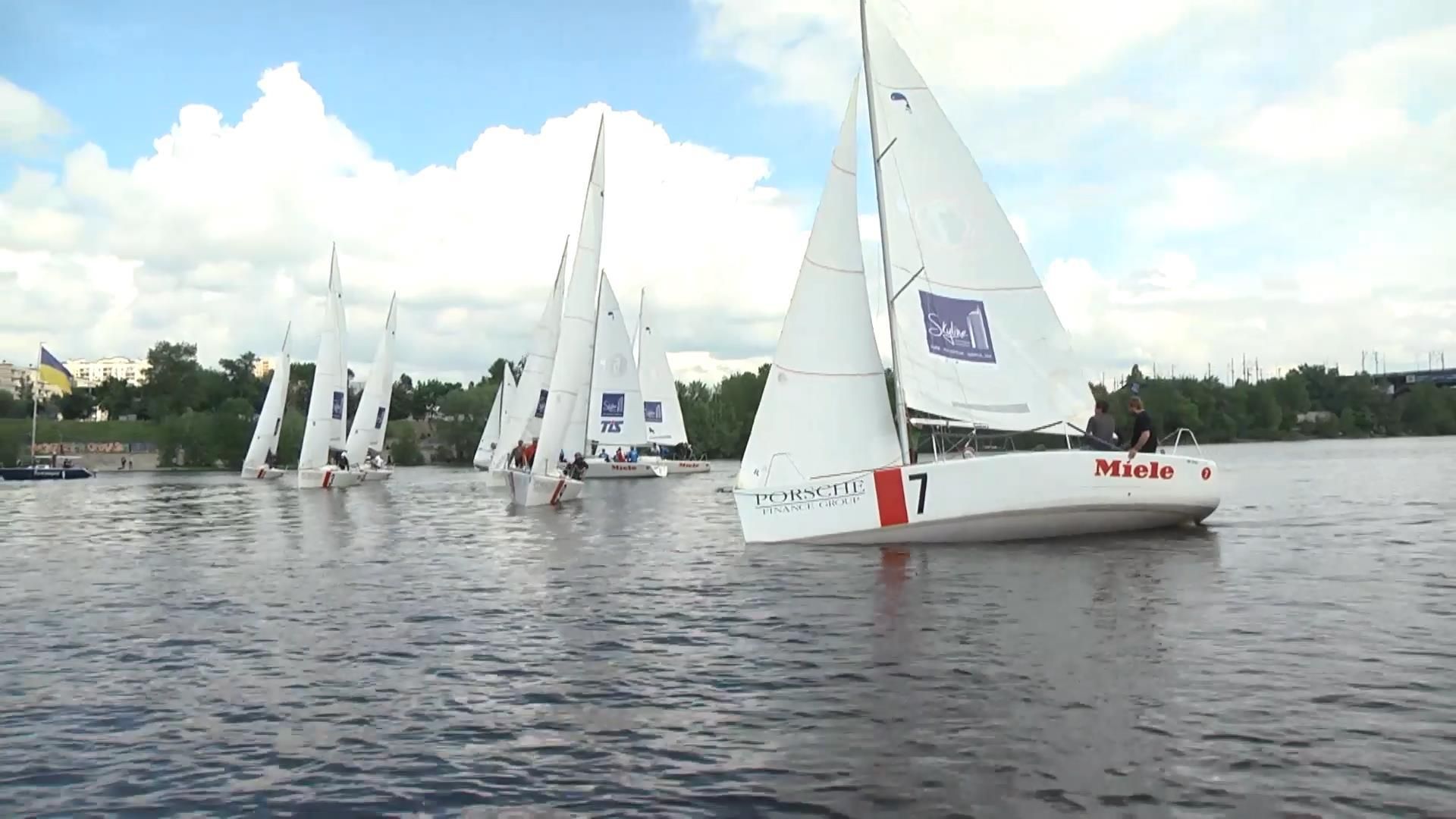 Попутного ветра: на Днепре прошли масштабные соревнования на яхтах Попутного ветра: на Днепре прошли масштабные соревнования на яхтах