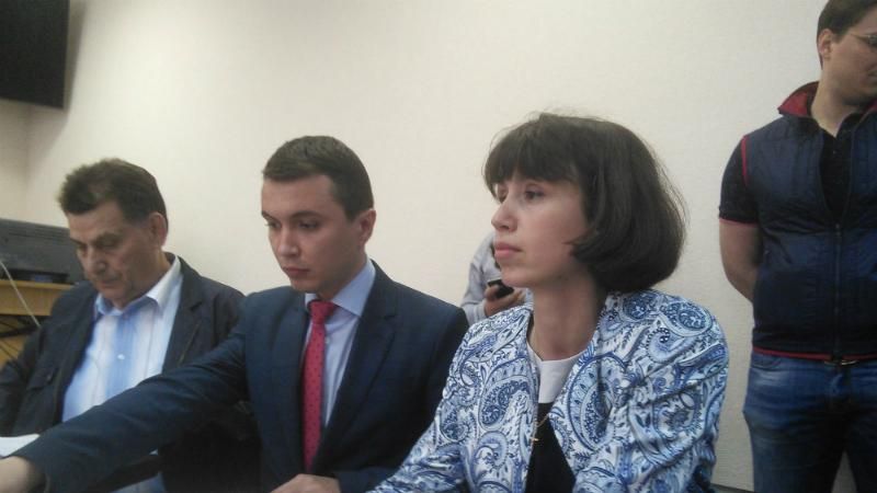 Скандальний Іванющенко викликав Чорновол до суду. Сам не з’явився, бо у розшуку