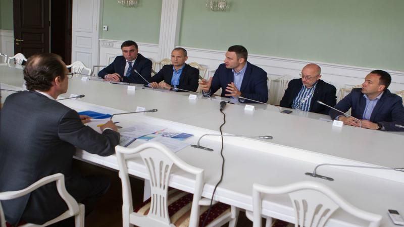 Віталій Кличко зустрівся з бізнес-омбудсменом Альгірдасом Шеметою Віталій Кличко зустрівся з бізнес-омбудсменом Альгірдасом Шеметою