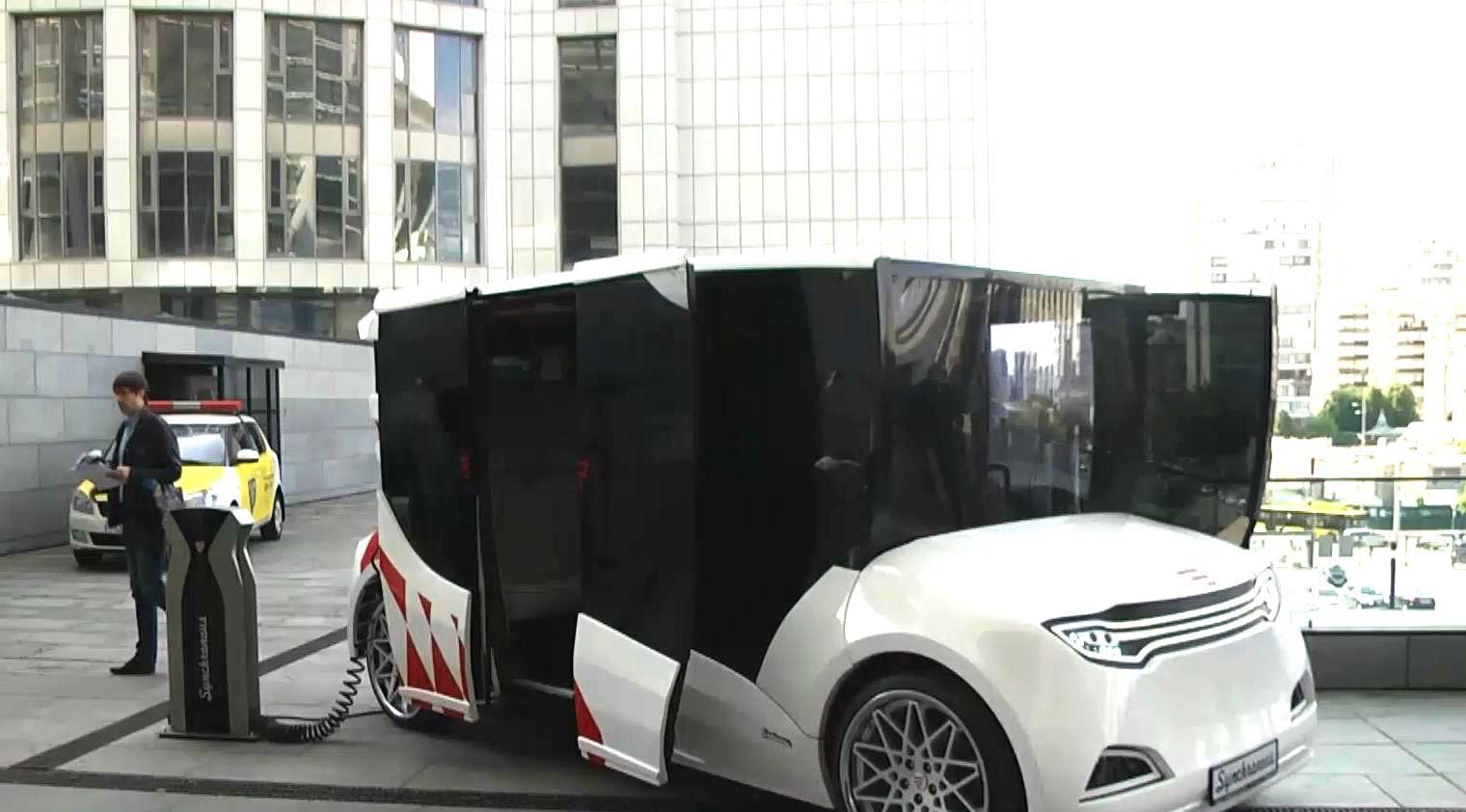  Український електромобіль-карету представили і в Києві