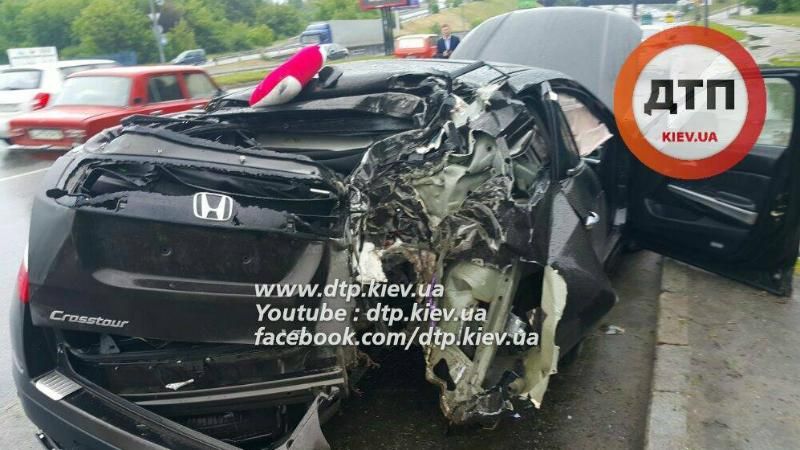 Помічник Геращенка потрапив у ДТП: з'явилося відео Помічник Геращенка потрапив у ДТП: з'явилося відео