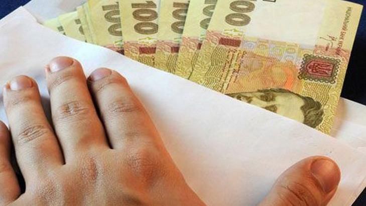 За припинення акцій протесту в керівника держустанов вимагали 100 тисяч доларів За припинення акцій протесту в керівника держустанов вимагали 100 тисяч доларів