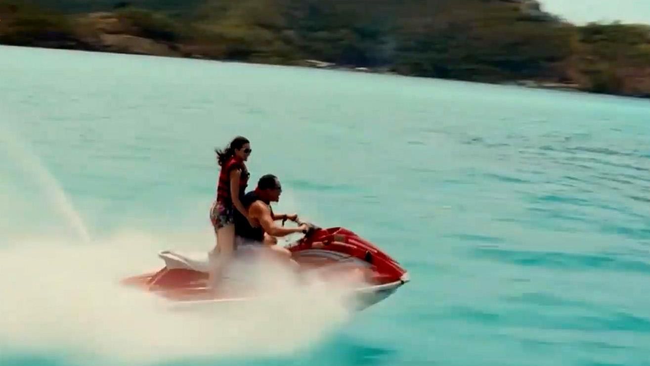 Фільм дня. "Тільки для закоханих" — веселі пригоди сімейних пар на райському острові Фільм дня. "Тільки для закоханих" — веселі пригоди сімейних пар на райському острові