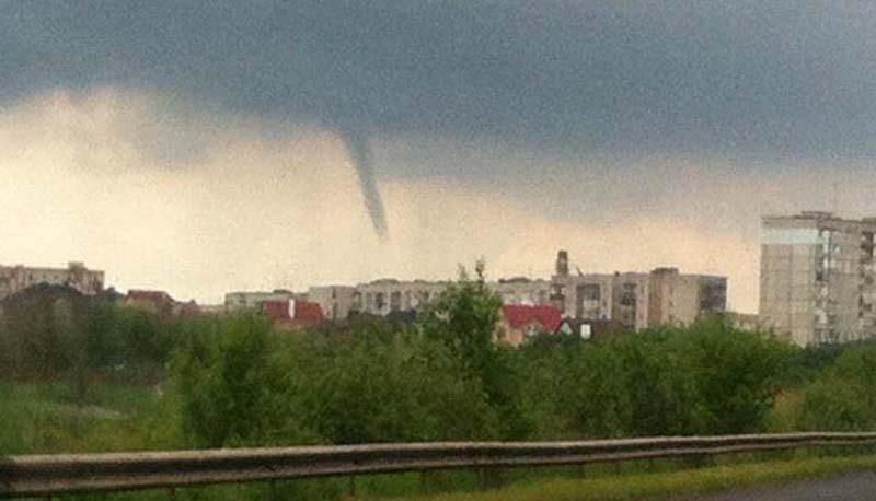 В еще одной области в Украине прошел смерч В еще одной области в Украине прошел смерч
