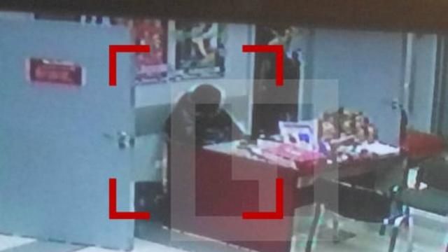 Грабіжник взяв у заручники людей у Москві Грабіжник взяв у заручники людей у Москві