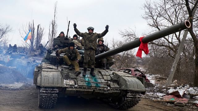 Експерти розповіли, чому Росія нарощує нову військову техніку на Донбасі Експерти розповіли, чому Росія нарощує нову військову техніку на Донбасі