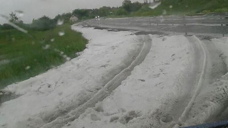 Травневий сніг засипав ще одне українське місто Травневий сніг засипав ще одне українське місто