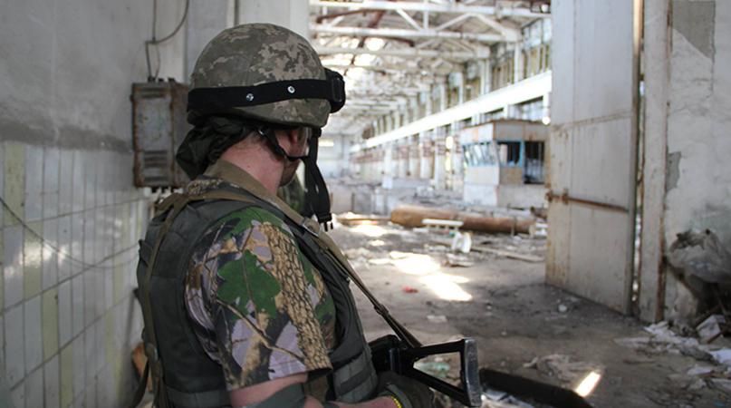 Боевики применили тяжелое вооружение: ситуация сложная Боевики применили тяжелое вооружение: ситуация сложная