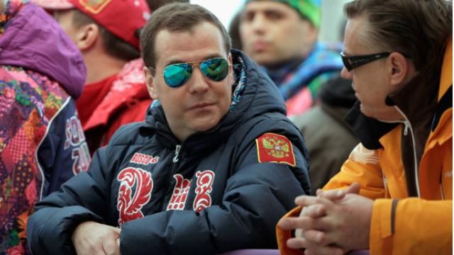 Медведев собрался в оккупированный Крым Медведев собрался в оккупированный Крым