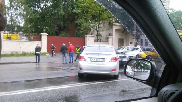 Серьезное ДТП в центре Киева: столкнулись три машины, есть пострадавшие