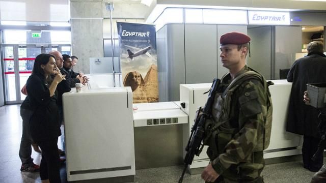 Катастрофа літака EgyptAir: у Середземному морі знайшли тіла пасажирів